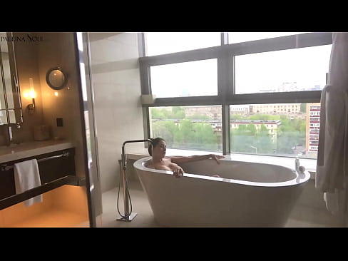 ❤️ Kæmpe babe ondt i sin fisse på badeværelset ️❌ Porn video at da.sexonfire.ru ️